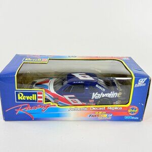 Revell Valvoline #6 Mark Martin 1997 NASCAR 1:24 Diecast Stock Car